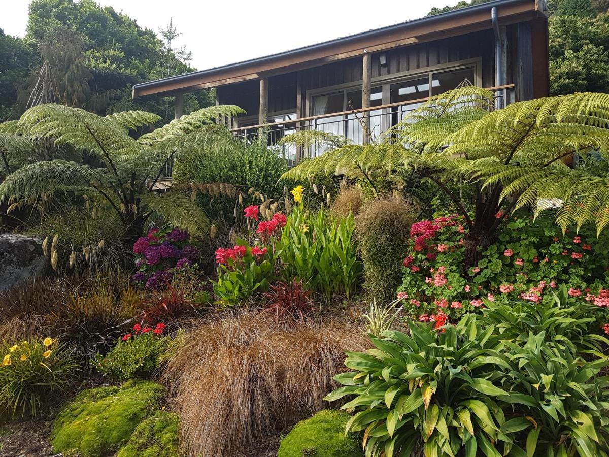 Riverstone Retreat Karamea Экстерьер фото