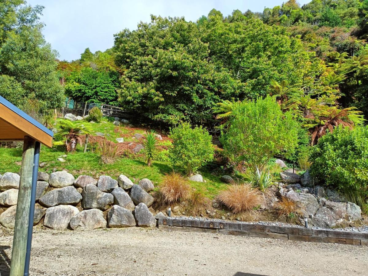 Riverstone Retreat Karamea Экстерьер фото